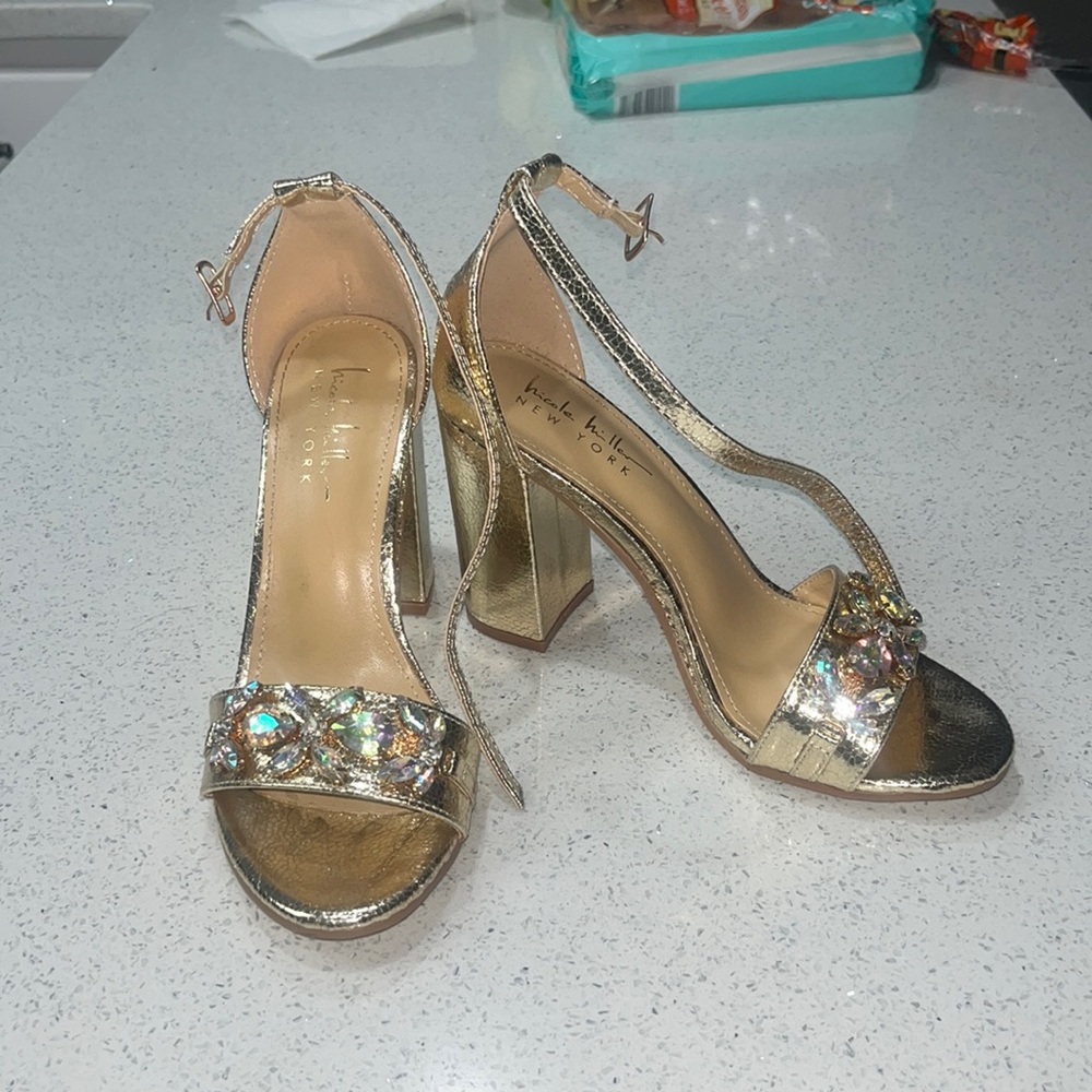 Nicole miller New York metallic gold heel